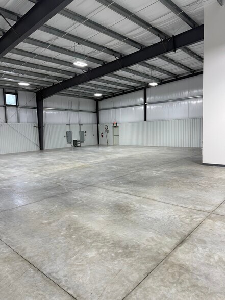 More Photos Of 12818 Cypress Valley Rd, Cypress Industrial For Lease