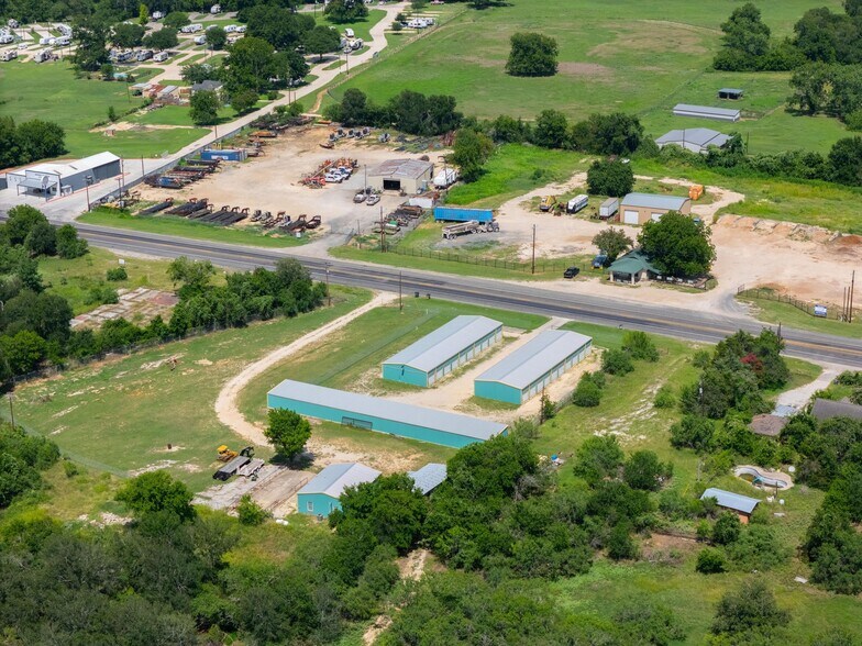 More Photos Of 1940 Magnolia Ave, Luling Self Storage For Sale