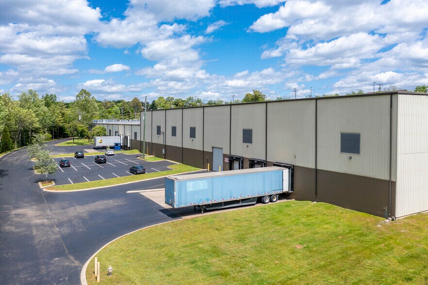 More Photos Of 5582-5584 Mount View Rd, Antioch Warehouse For Lease