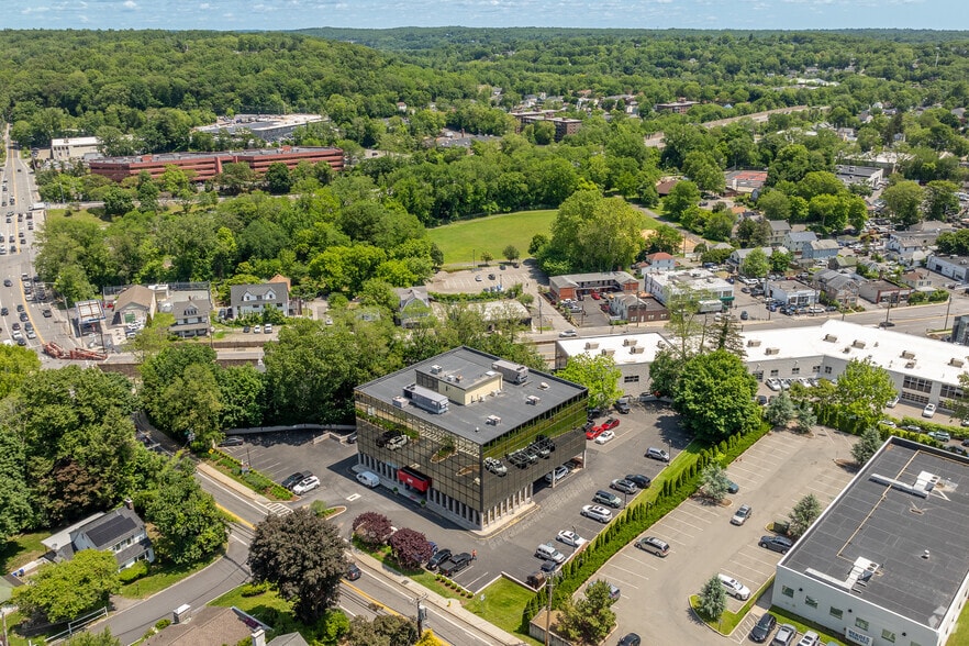 More Photos Of 297 Knollwood Rd, White Plains Office For Lease