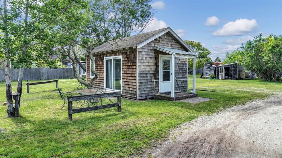 More Photos Of 18 N Shore Rd, Montauk Apartments For Sale