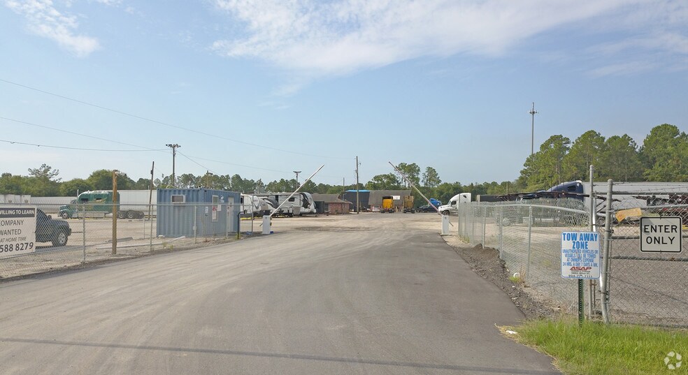 More Photos Of 10688 General Ave, Jacksonville Office For Lease