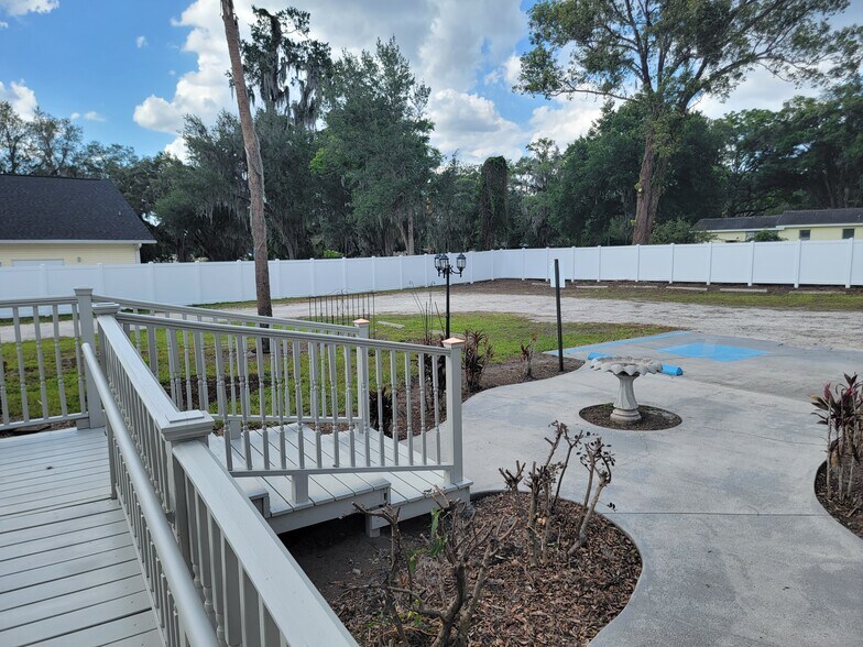 More Photos Of 1107 Lithia Pinecrest Rd, Brandon Office For Lease