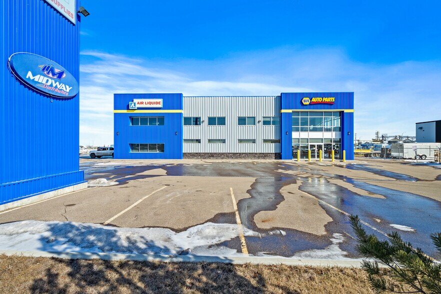 Primary Photo Of 5267 67 Av, Lloydminster Warehouse For Lease