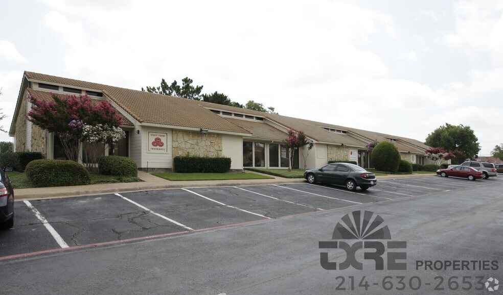 More Photos Of 1116-1126 W Pioneer Pky, Arlington Unknown For Lease