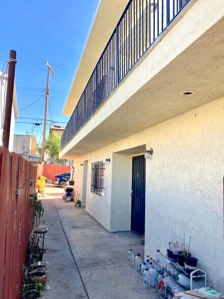 More Photos Of 4037 Winona Ave, San Diego Apartments For Sale
