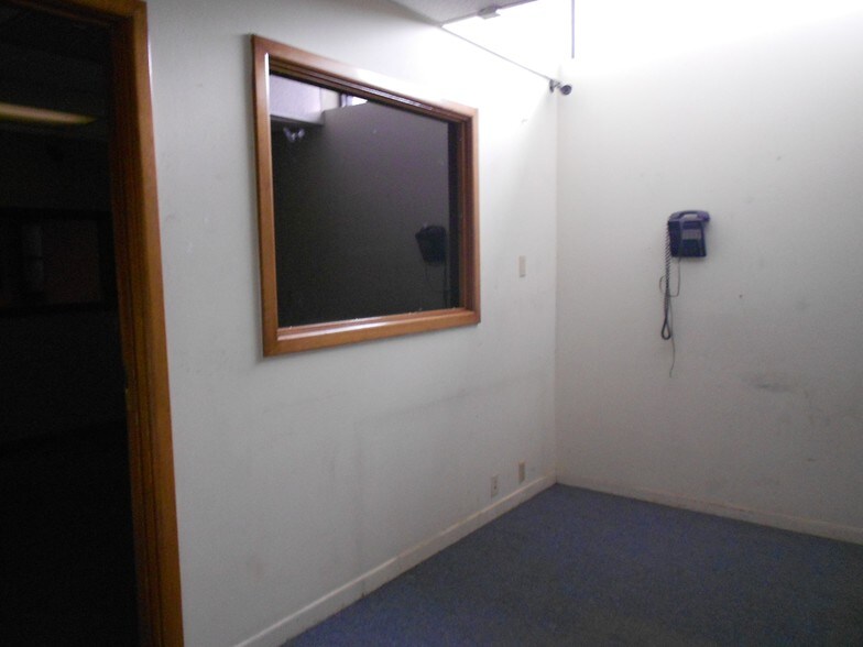 More Photos Of 218 Elm St, Abilene Flex For Sale