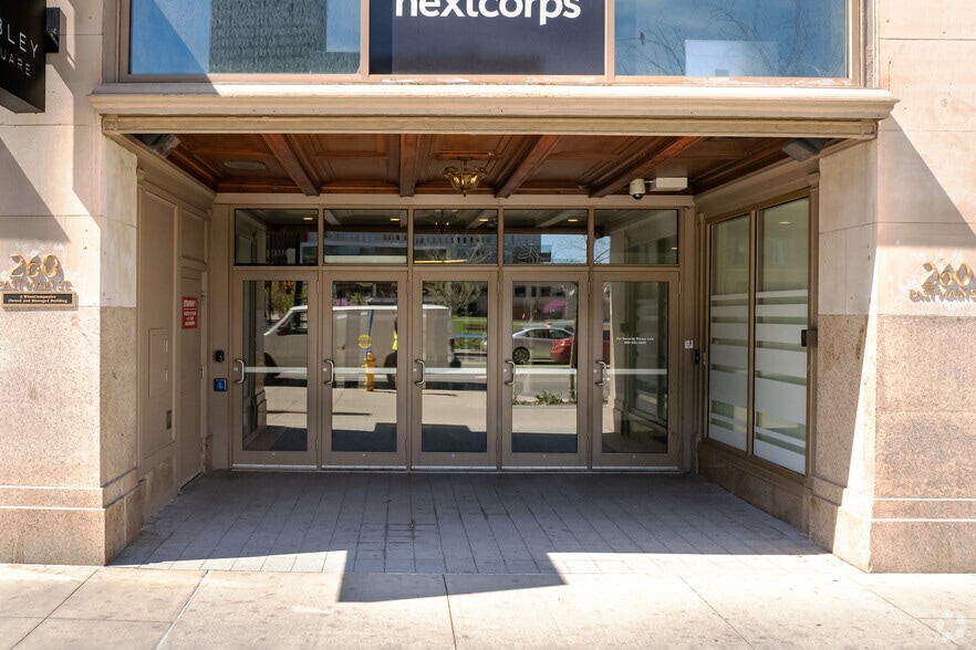 More Photos Of 260 E Main St, Rochester Medical For Lease