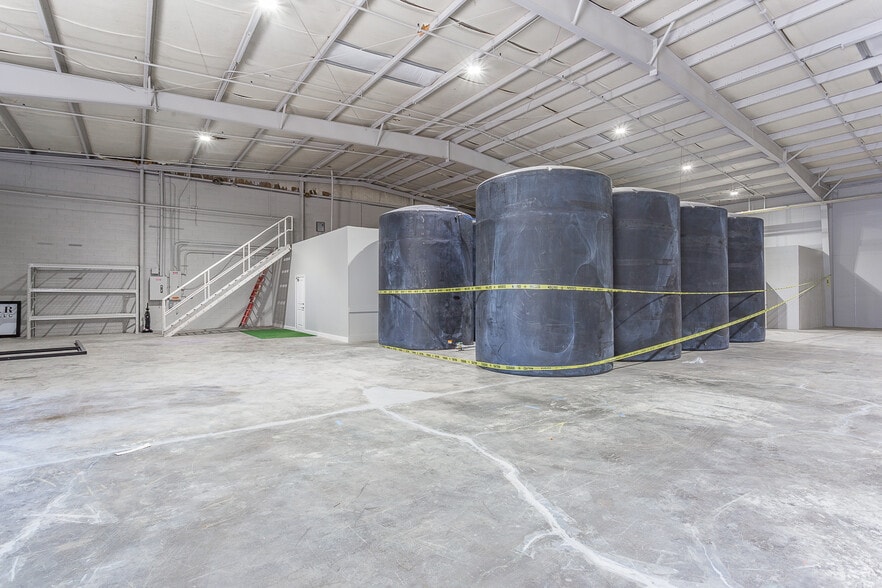 More Photos Of 506 Bear Creek Rd, Dalton Manufacturing For Sale