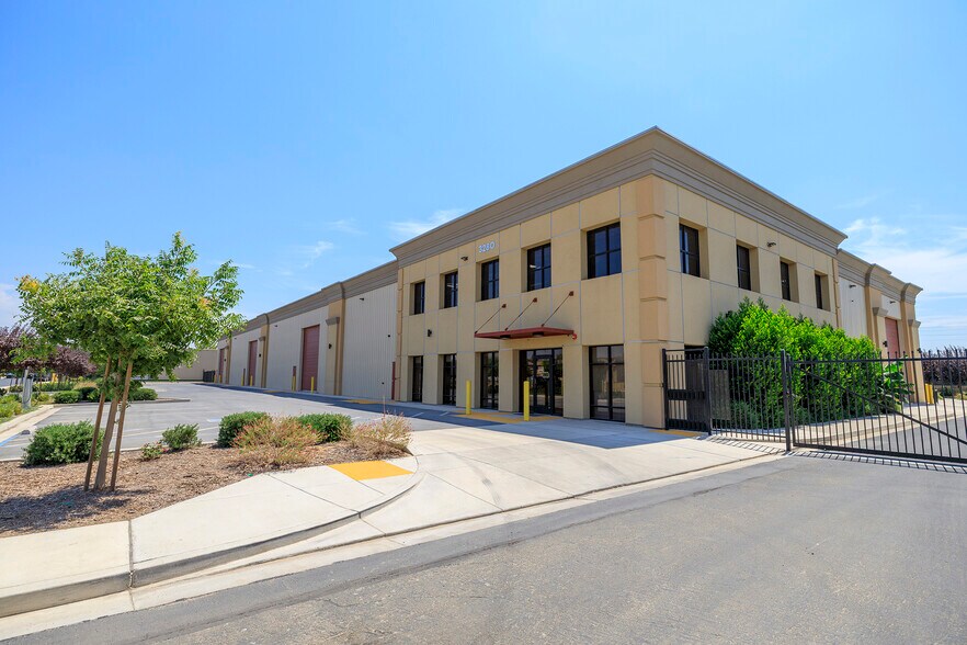 More Photos Of 3260 Liberty Square Pky, Turlock Warehouse For Sale