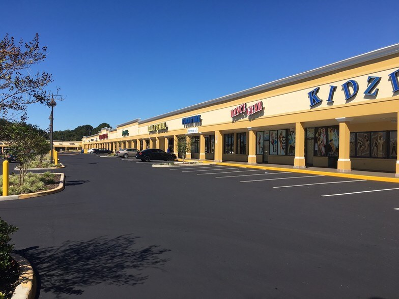 More Photos Of 921 W Orange Blossom Trl, Apopka General Retail For Lease