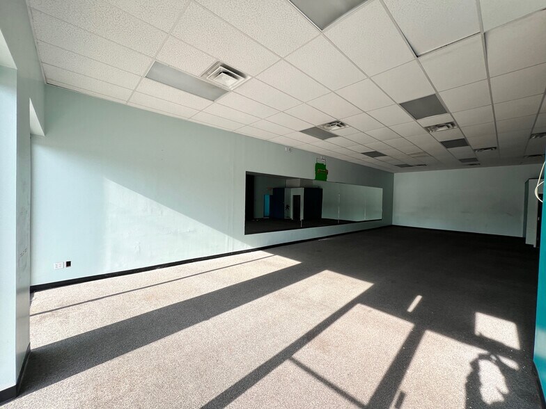 More Photos Of 2155 Jericho Tpke, Commack Medical For Lease