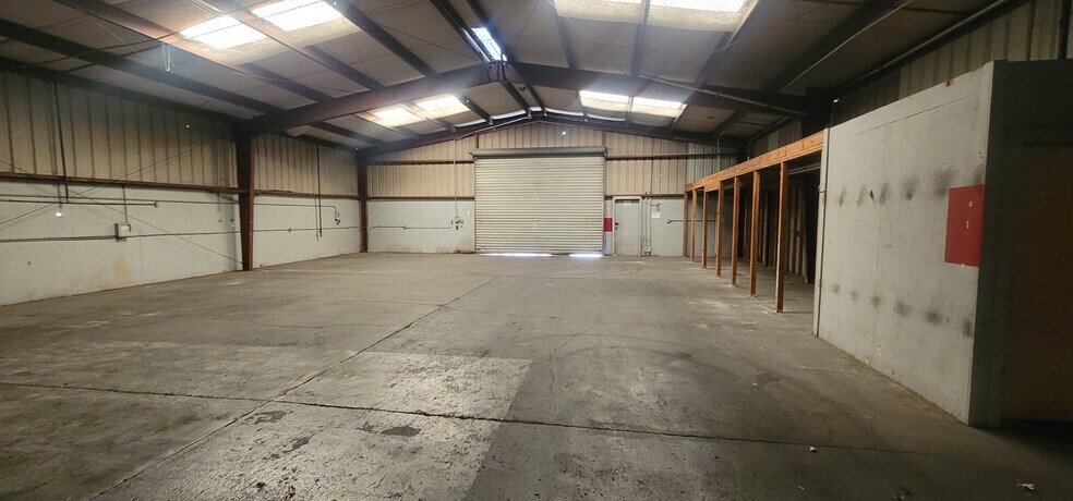 More Photos Of 290 Fairchild Ave, Chico Warehouse For Lease