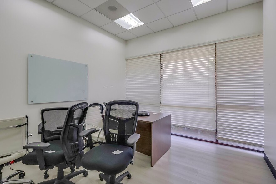 More Photos Of 5947-5951 Variel Ave, Woodland Hills Office For Sale