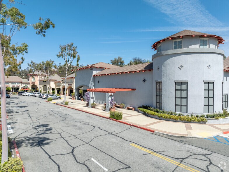 More Photos Of 27716-27776 Mcbean Pky, Valencia Storefront For Lease