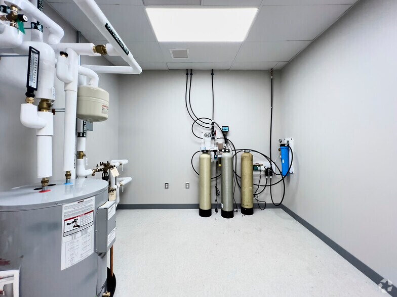 More Photos Of 20400 Observation Dr, Germantown Medical For Lease