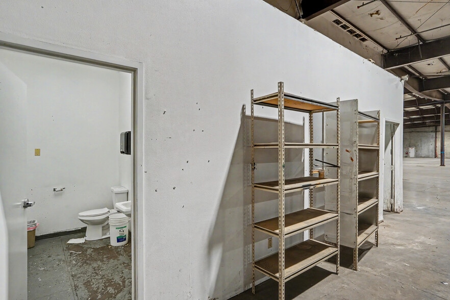 More Photos Of 3025 Kathryn Ave NE, Albany Warehouse For Lease