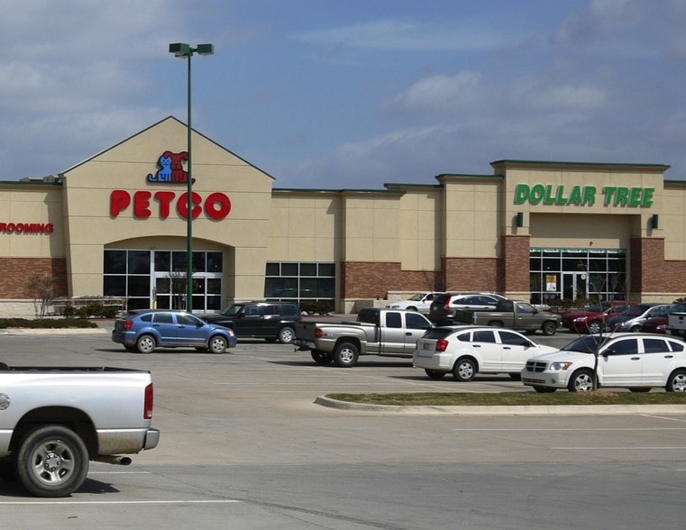 More Photos Of 12th Ave NW, Ardmore Unknown For Lease