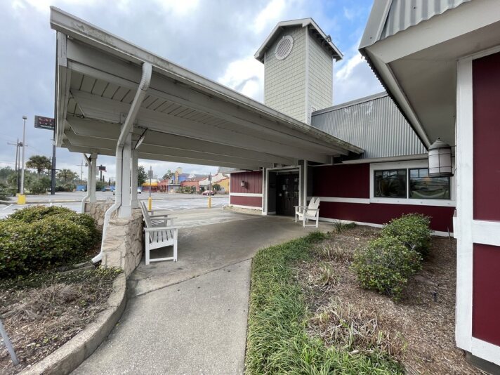 More Photos Of 2820 I-10 E, Beaumont Restaurant For Lease