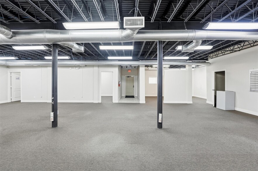 More Photos Of 1301 E Weatherford St, Fort Worth Showroom For Sale