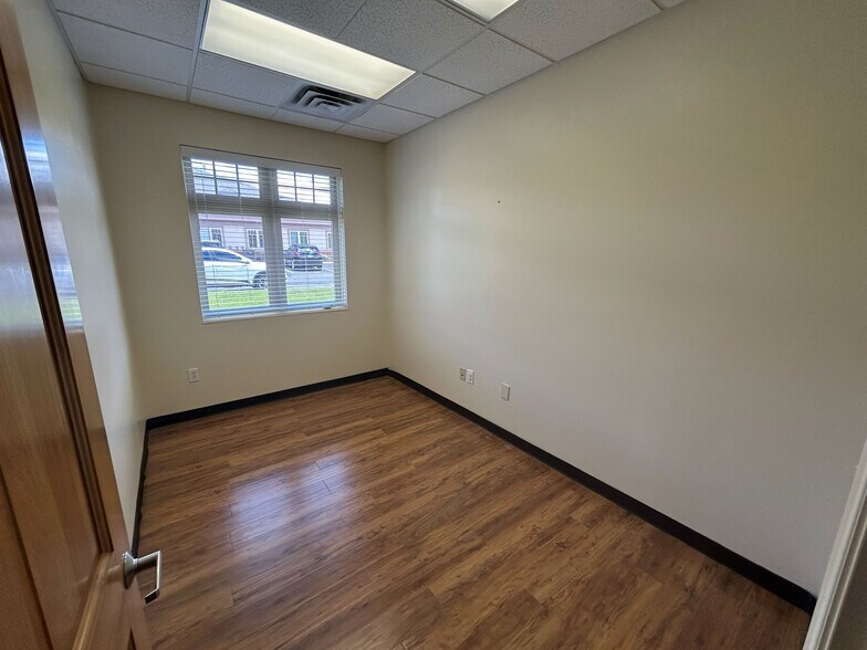 More Photos Of 440 Beecher Rd, Columbus Medical For Sale