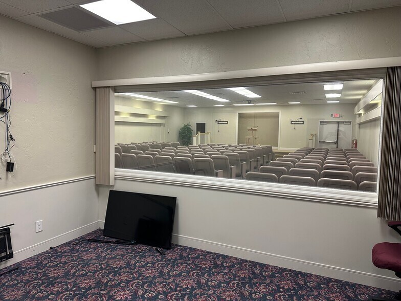 More Photos Of 5602 Rosemead Blvd, Temple City Office For Sale