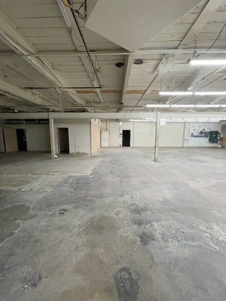More Photos Of 4100-4112 Aquarium Pl, Baltimore Light Manufacturing For Lease