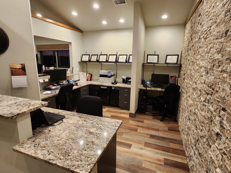 More Photos Of 688 Del Sol Dr, Alamosa Medical For Sale