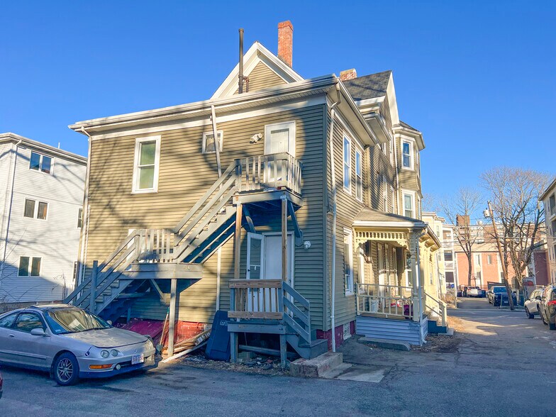 More Photos Of 127 Newbury St, Brockton Apartments For Sale