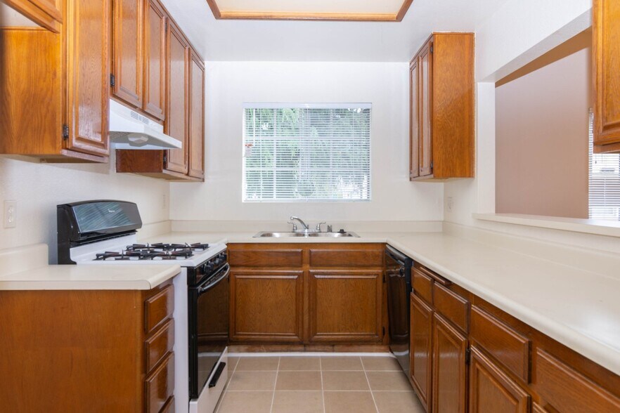 More Photos Of 404 Lincoln Ave, Glendale Apartments For Sale