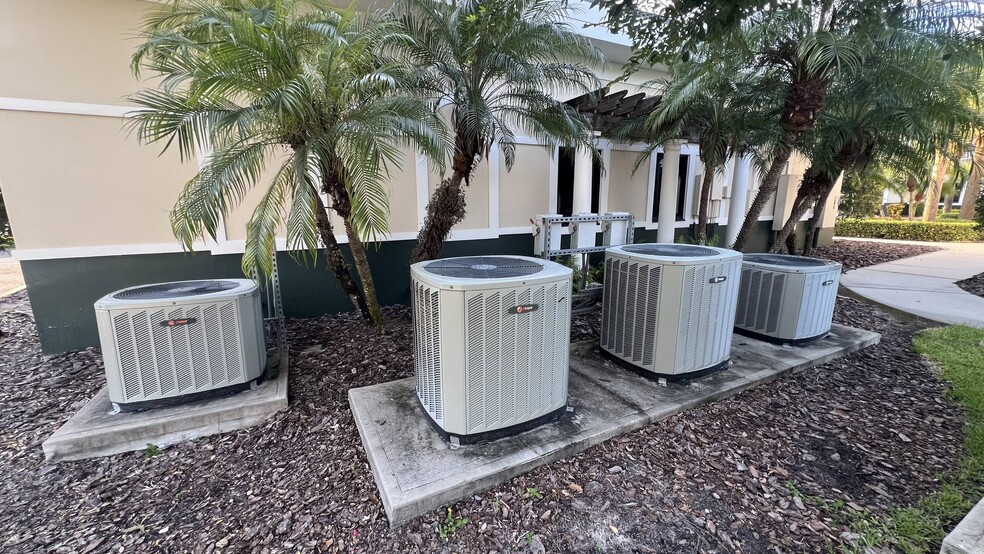 More Photos Of 8258 118th Ave N, Largo Medical For Sale