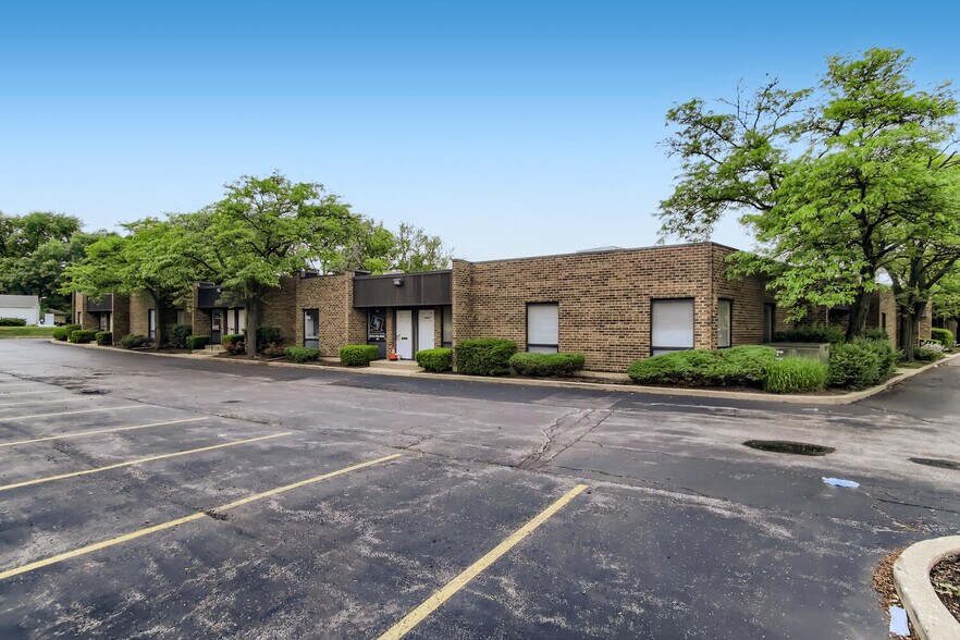 More Photos Of 415 E Golf Rd, Arlington Heights Office For Lease