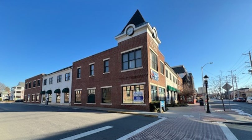 More Photos Of 124-128 E Main St, Newark Storefront Retail Office For Lease