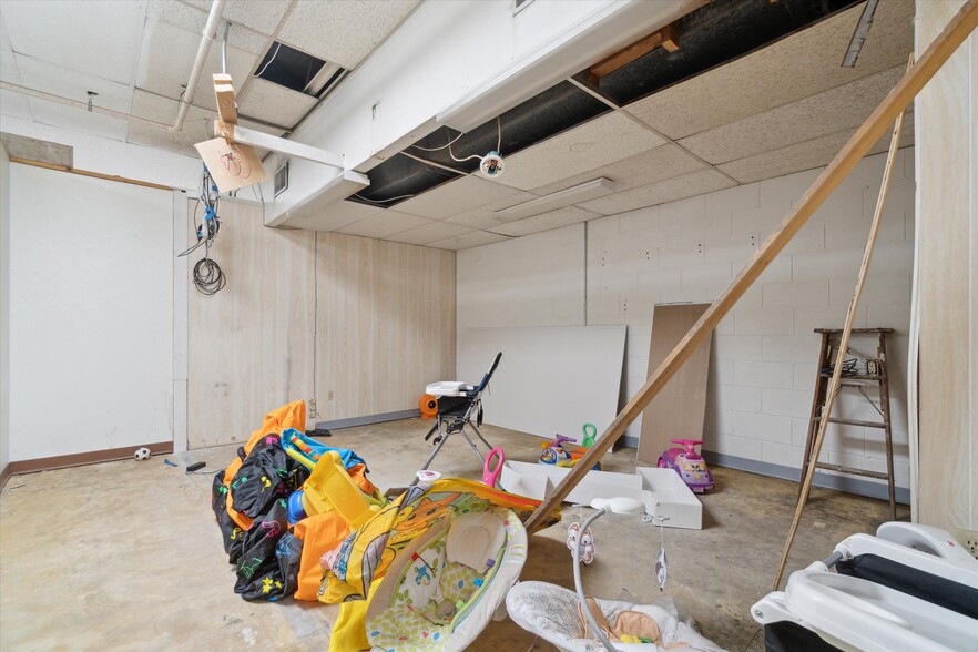 More Photos Of 4248 N 76th St, Milwaukee Storefront Retail Residential For Sale