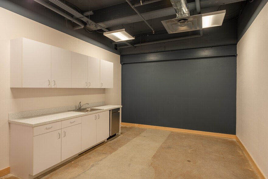 More Photos Of 730 Las Vegas Blvd, Las Vegas Office For Sale