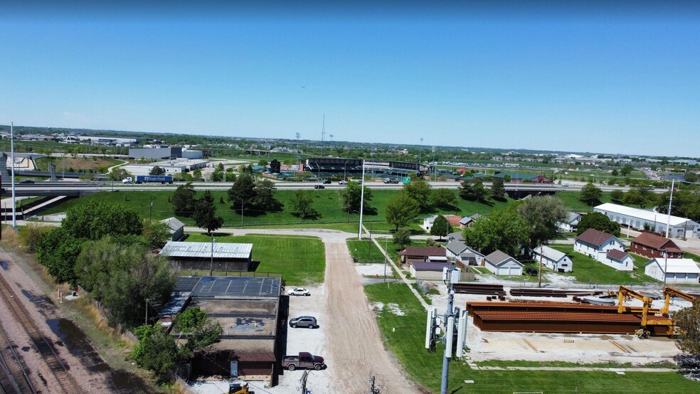 More Photos Of 855 W St, Lincoln Showroom For Lease