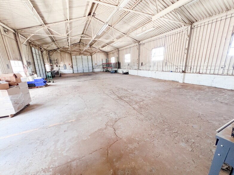 More Photos Of 3201 W Murphy St, Odessa Warehouse For Sale