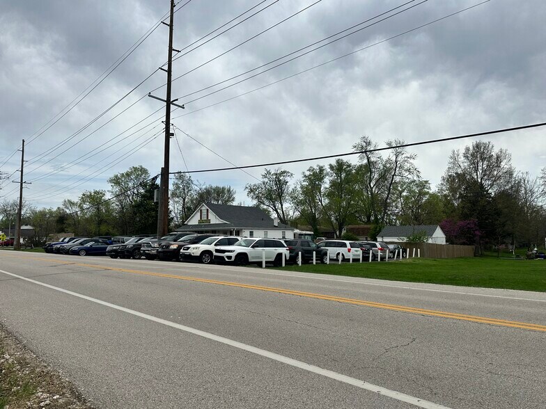 More Photos Of 17330 Manchester Rd, Wildwood Auto Dealership For Sale