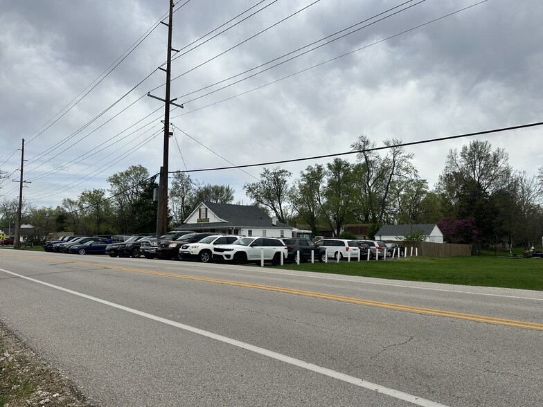 More Photos Of 17330 Manchester Rd, Wildwood Auto Dealership For Sale