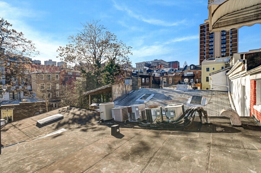 More Photos Of 15 E Centre St, Baltimore Bar For Sale