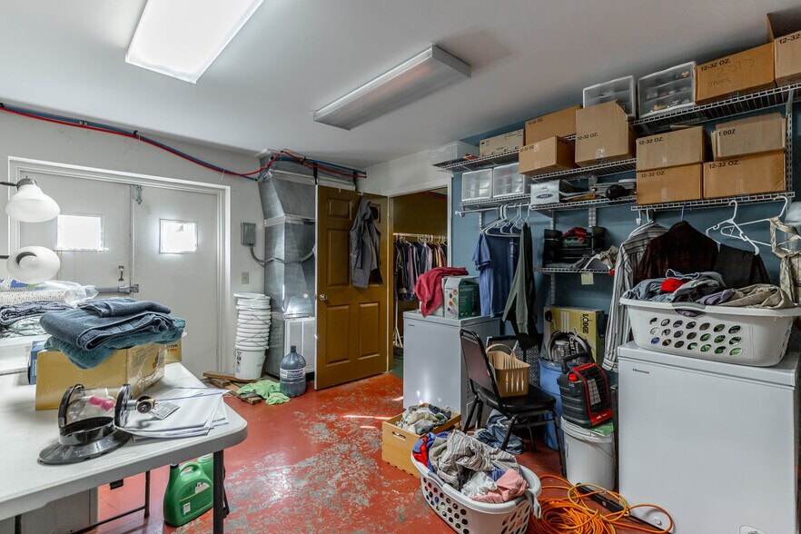 More Photos Of 15781 Rankin Ave, Dunlap Freestanding For Sale