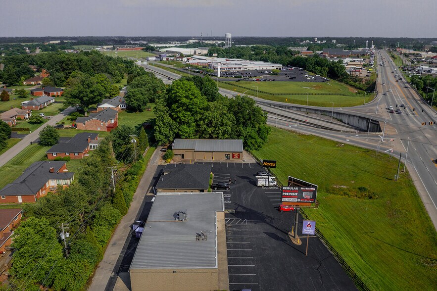 More Photos Of 654 Versailles Rd, Frankfort Showroom For Sale