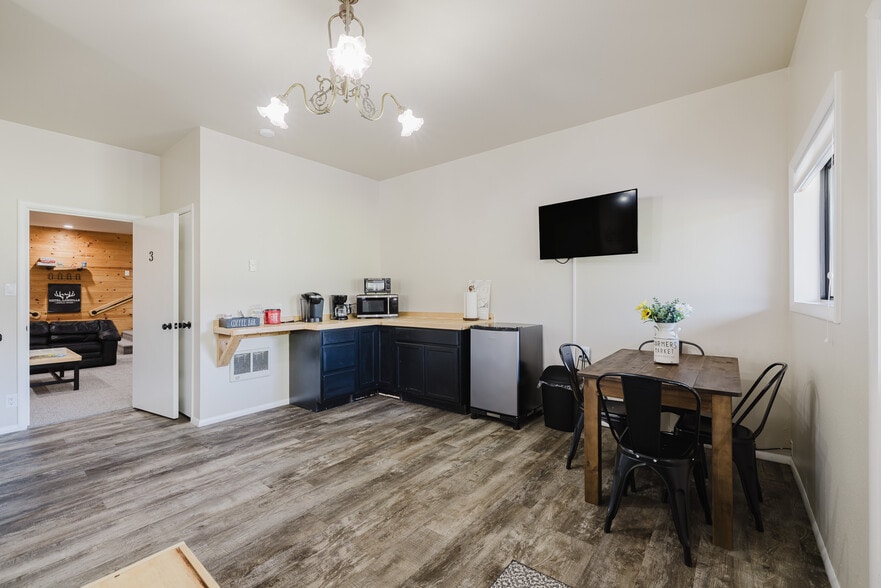 More Photos Of 925 Lamoille Hwy, Lamoille Hotel For Sale