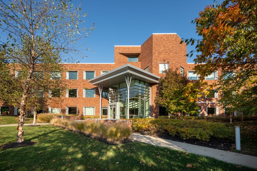 Primary Photo Of 610 Lincoln St, Waltham Office For Lease