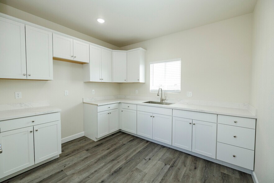 More Photos Of 720 N 2nd St, Patterson Specialty For Sale