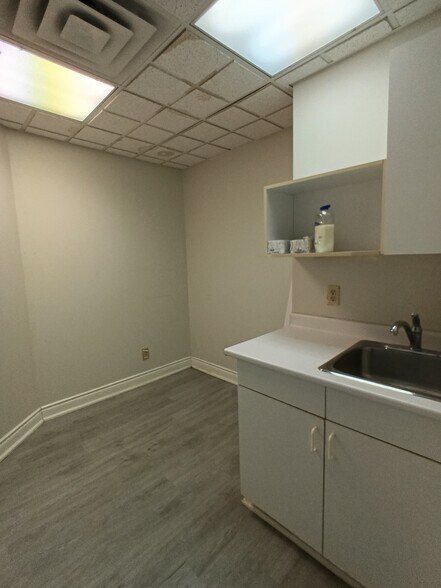 More Photos Of 155 Terence Matthews Cres, Ottawa Office For Lease