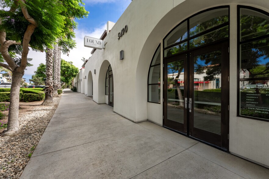 More Photos Of 5490-5490 La Jolla Blvd, La Jolla Apartments For Sale