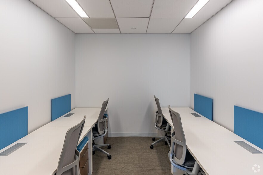 More Photos Of 125 Park Ave, New York Coworking Space
