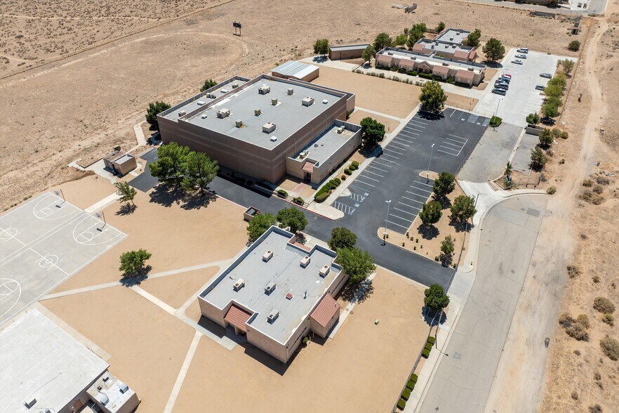 More Photos Of 3700 W Avenue L, Lancaster Schools For Lease