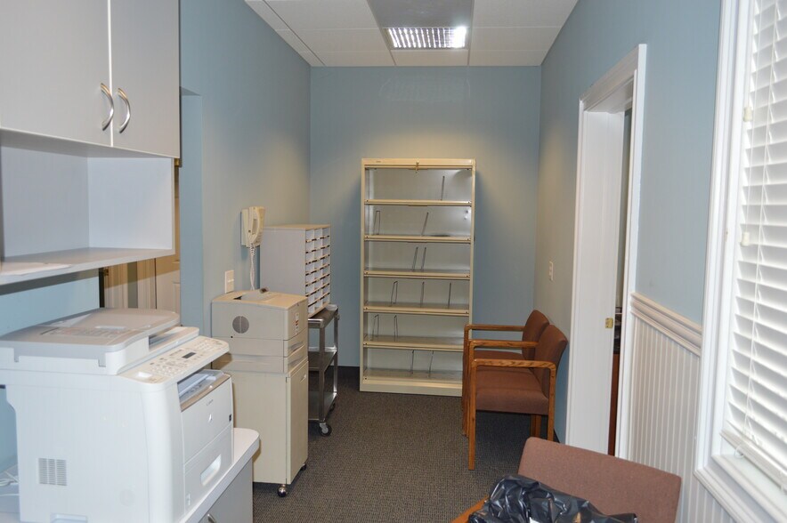 More Photos Of 66 N Main St, Sellersville Medical For Lease